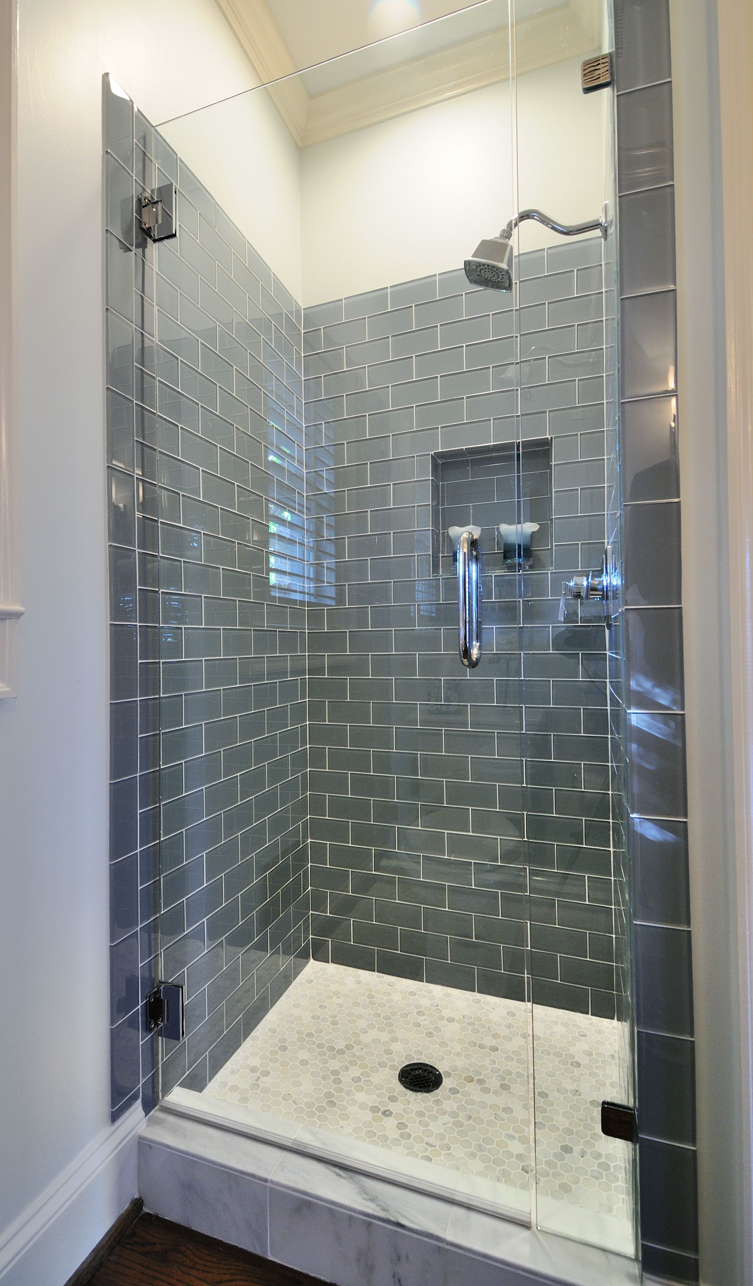 img/bathroom-tile-ideas-grey-and-blue-de.jpg