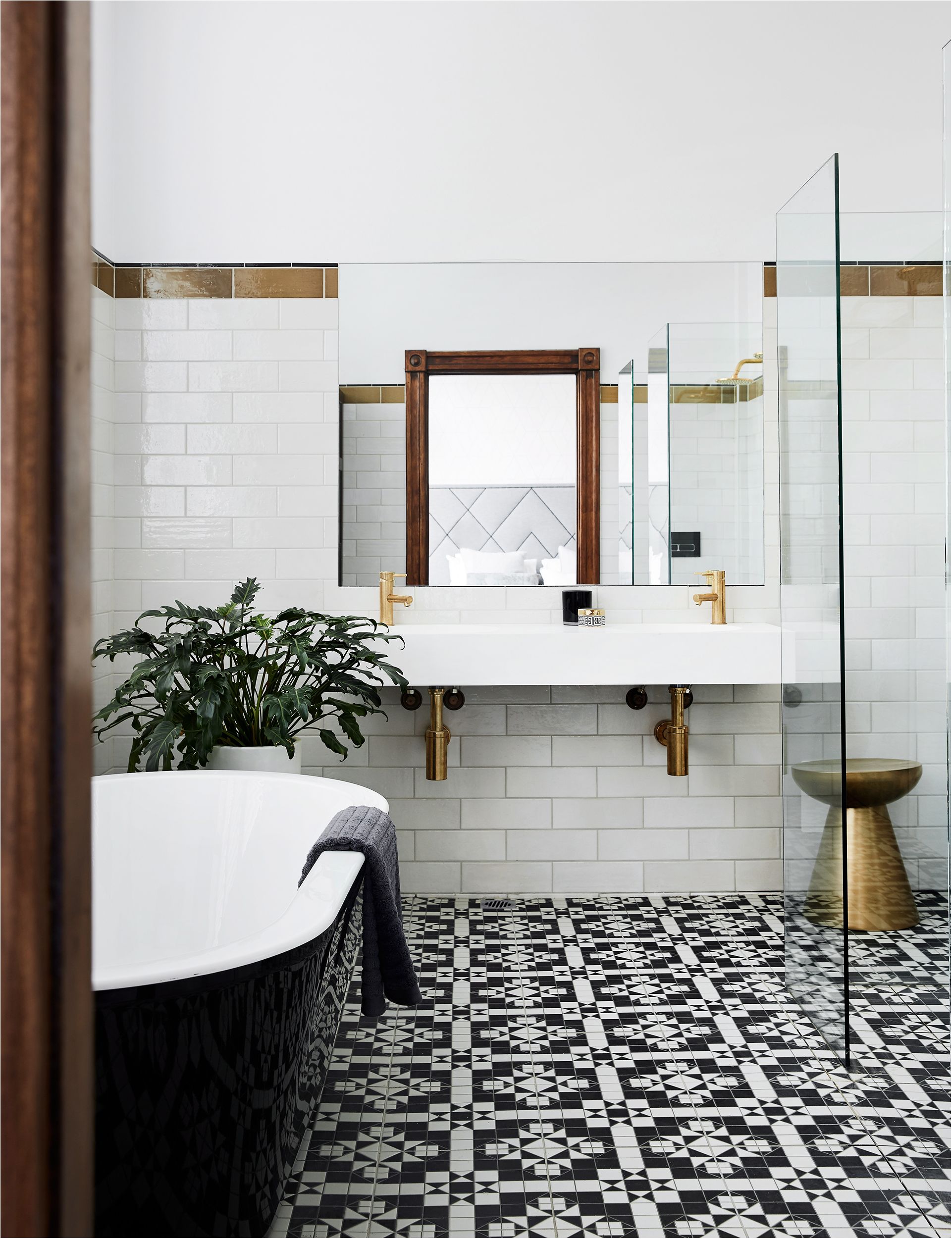 img/bathroom-tile-trends-2020-uk.jpg