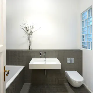 Schwarze Fliesen Ideen für kleine Badezimmer
