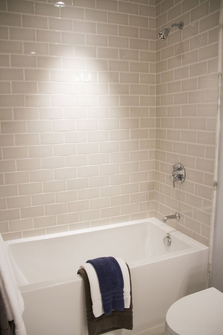img/should-bathroom-tile-match-throughout-house-de.jpg