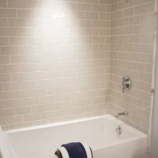 Sollte das Badezimmer-Fliesen im ganzen Haus passen?