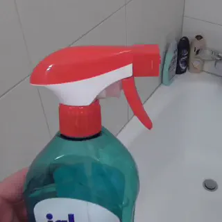 Sichere Reinigungsmittel für das Badezimmer